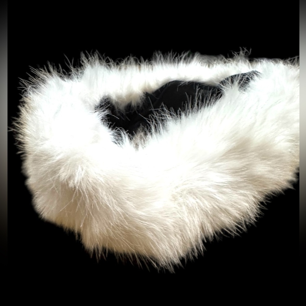 Women's Faux Fur Headband White Brand New w/ out Tags Size Small